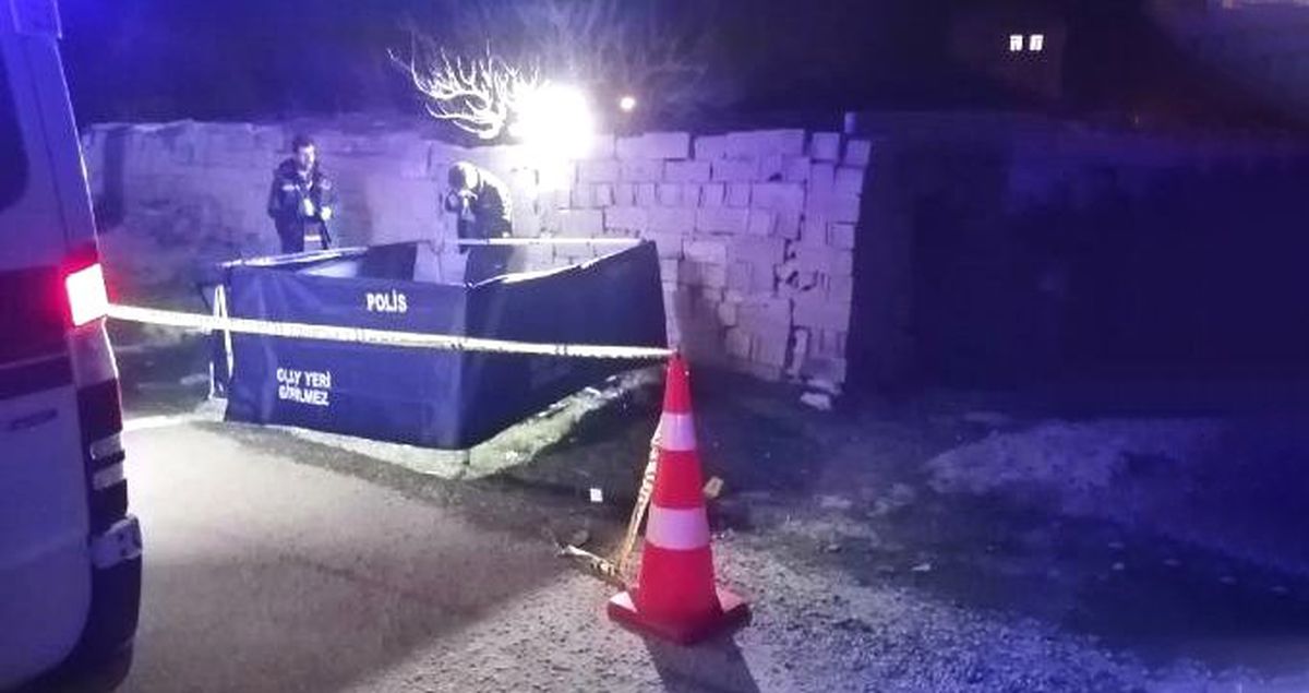Aksaray'da Afgan Genç, Yüksek Sesle Müzik Dinleyen Arkadaşını Öldürdü