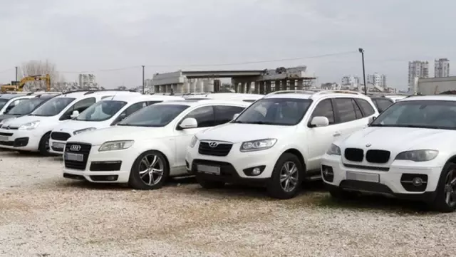 Antalya Da 2 Bin 500 Arac Curumeye Terk Edildi Antalya