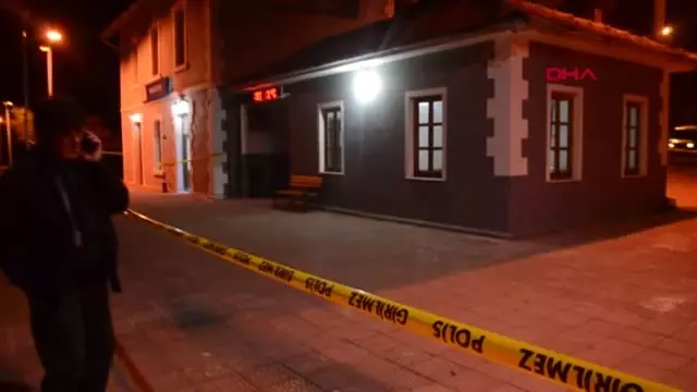 Balıkesir Arkadaşını Tren Garında, Görevi Başında Öldürdü Balıkesir Arkadaşını Tren Garında, Görevi Başında Öldürdü