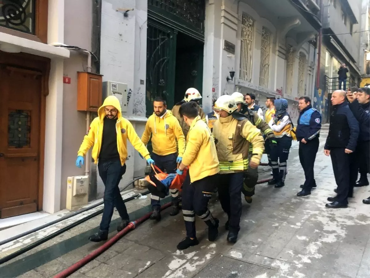Beyoğlu'nda Yangın Faciası: 3 Ölü, 2 Yaralı