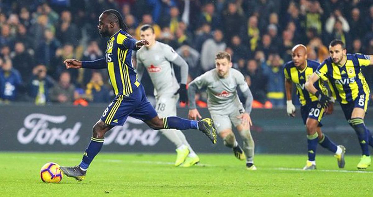 Fenerbahçe'den Penaltı Açıklaması: Hakemi Tebrik Ederiz