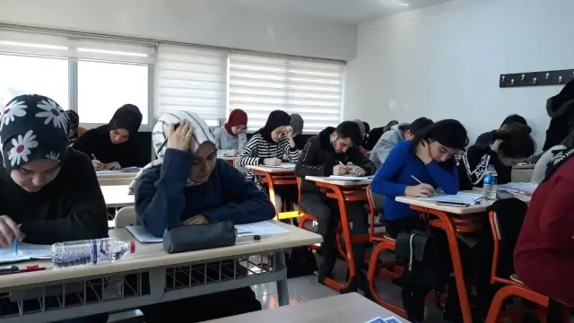 Halk Egitim Merkezindeki Universiteye Hazirlik Kurslarina Yogun Ilgi Karabuk