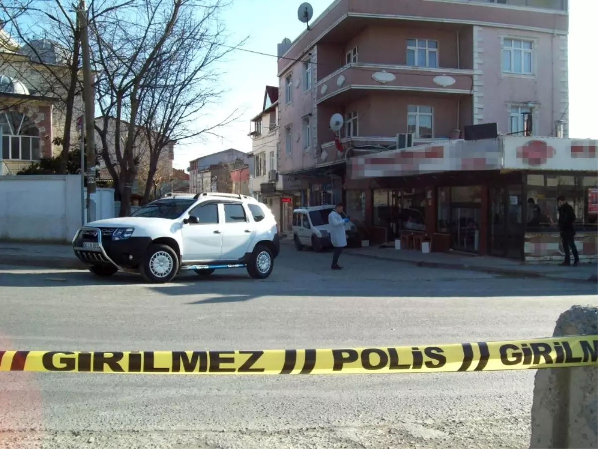 İstanbul'da Silahlı Çatışma: 3 Ölü, 3 Yaralı