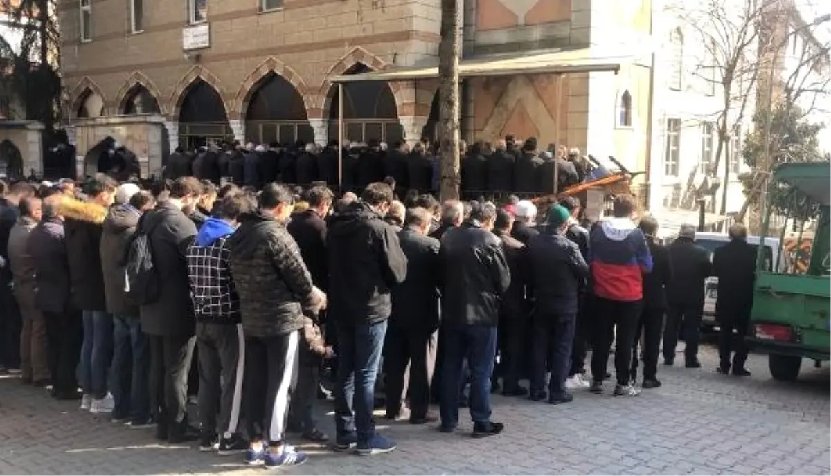 Kadıköy'deki Vahşi Cinayet: Öldürülen Amca Son Yolculuğuna Uğurlandı