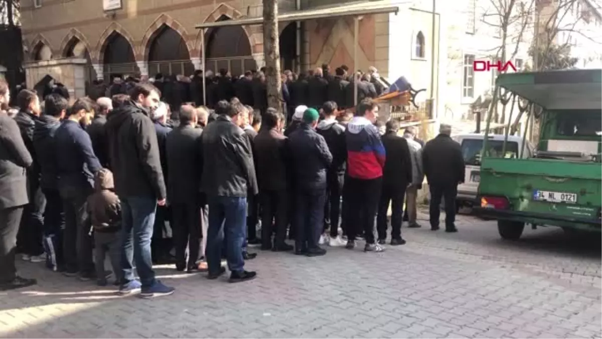 Kadıköy'deki Vahşi Cinayet Öldürülen Amca Son Yolculuğuna Uğurlandı
