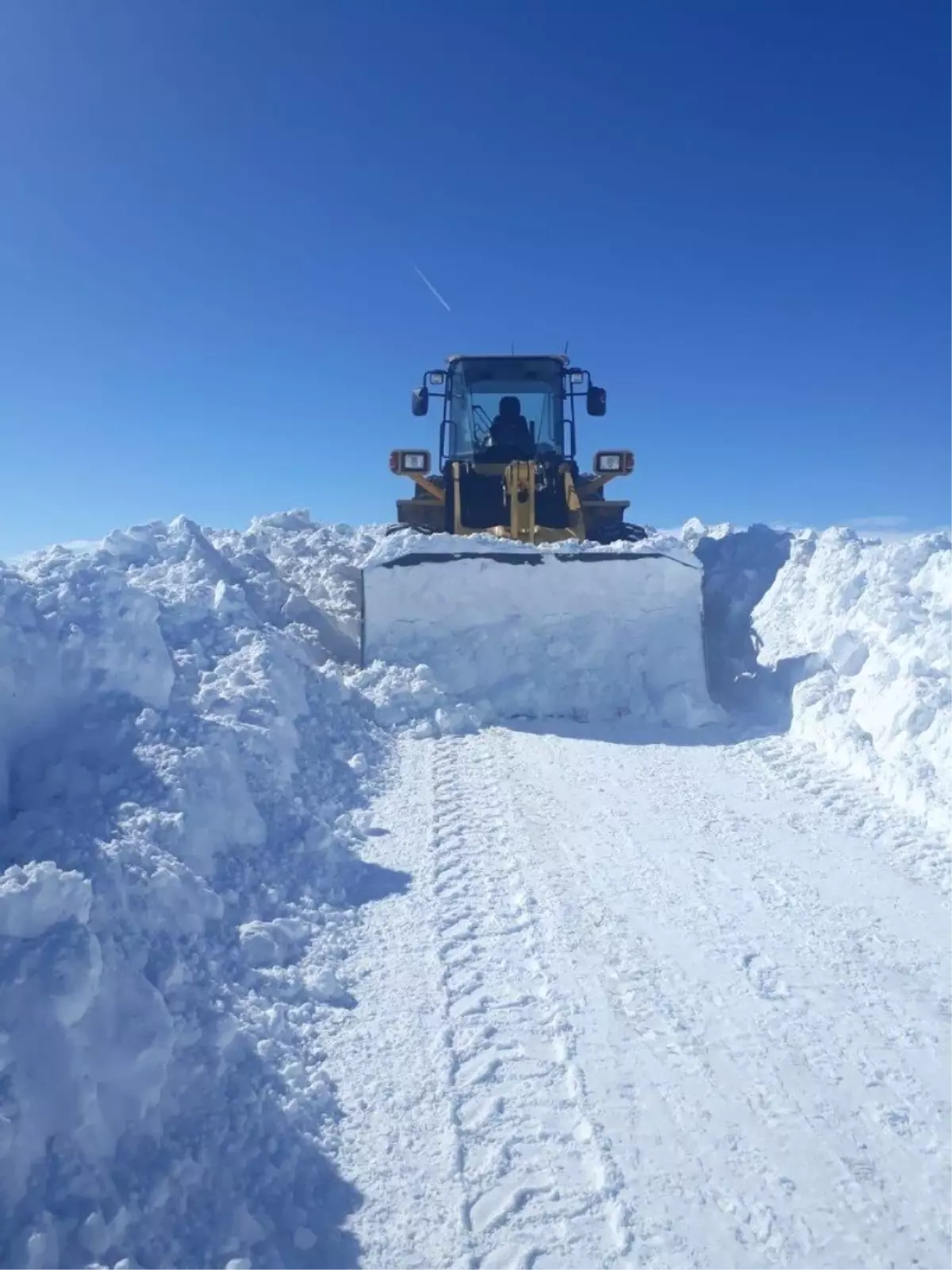 Kars'ta 64 Köy Yolu Ulaşıma Kapalı