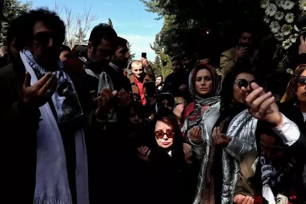 Müslüm Gürses Kabri Başında Anıldı Müslüm Gürses Kabri Başında Anıldı