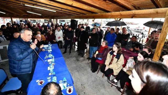 Şiirlerle, Sümbüllerle Uğurlandı