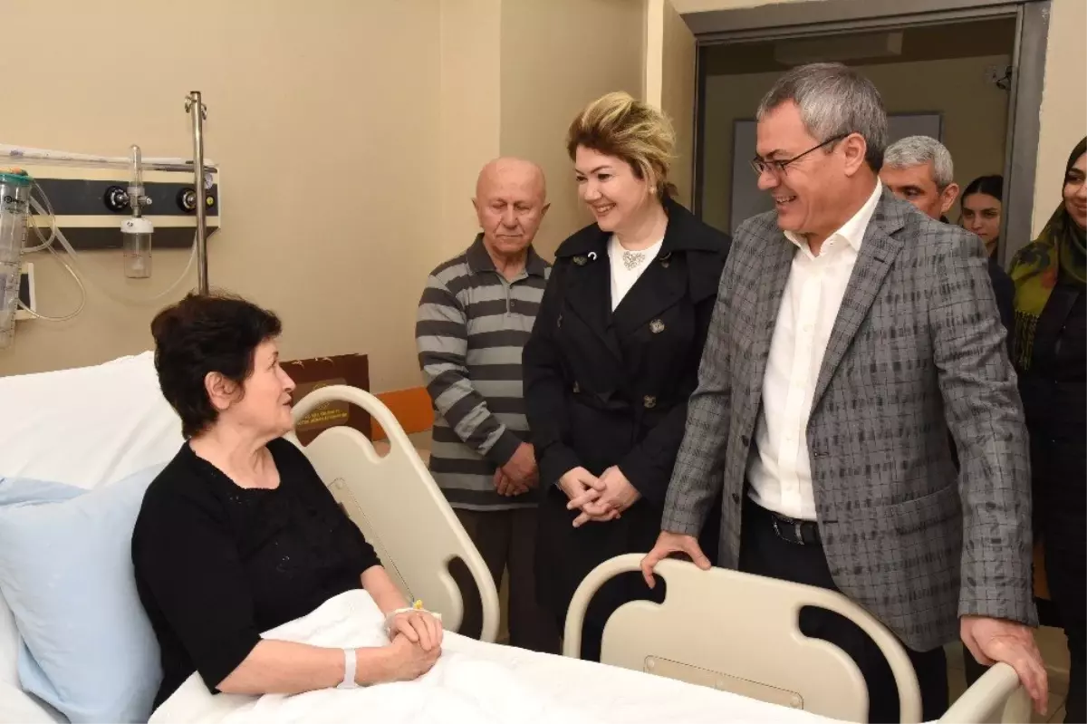 Vali Deniz ve Eşinden Şehit Annesine 'Geçiş Olsun' Ziyareti