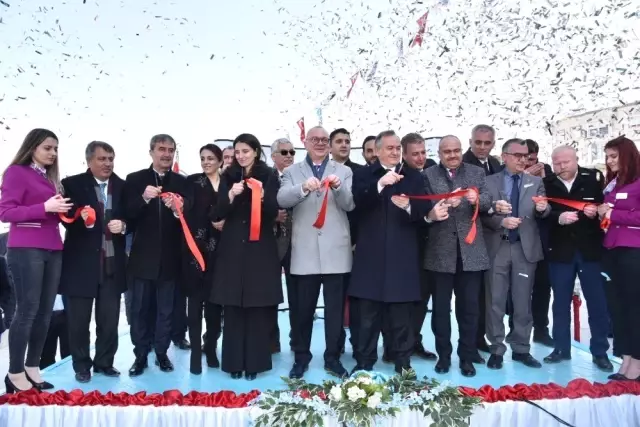 Alparslan Türkeş Kavşağı'na Görkemli Açılış Alparslan Türkeş Kavşağı'na Görkemli Açılış