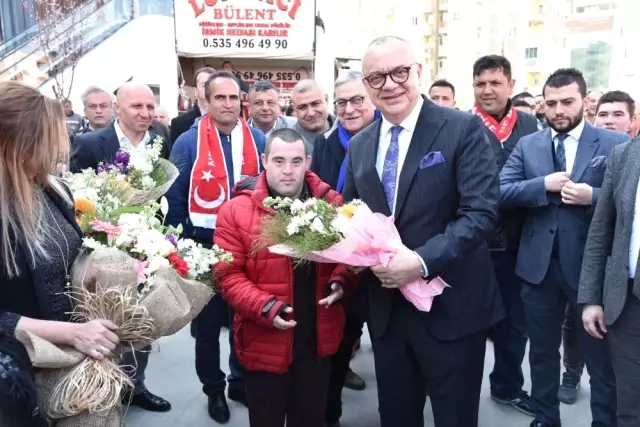 Alparslan Türkeş Kavşağı'na Görkemli Açılış Alparslan Türkeş Kavşağı'na Görkemli Açılış