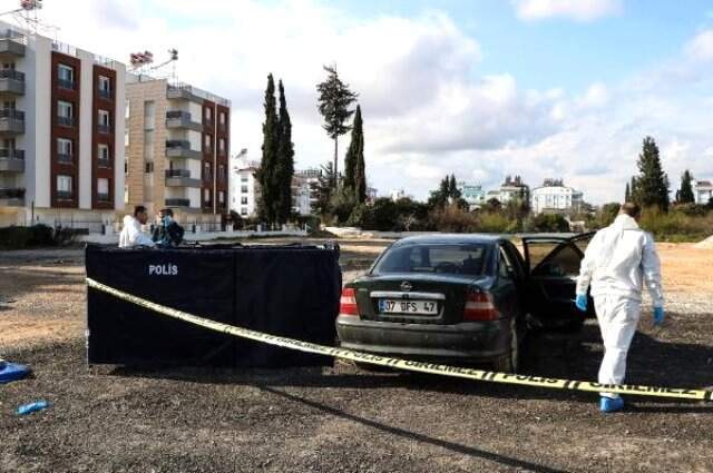 Antalya Kayıp Olarak Aradığı Oğlunu Otomobilinde Ölü Buldu
