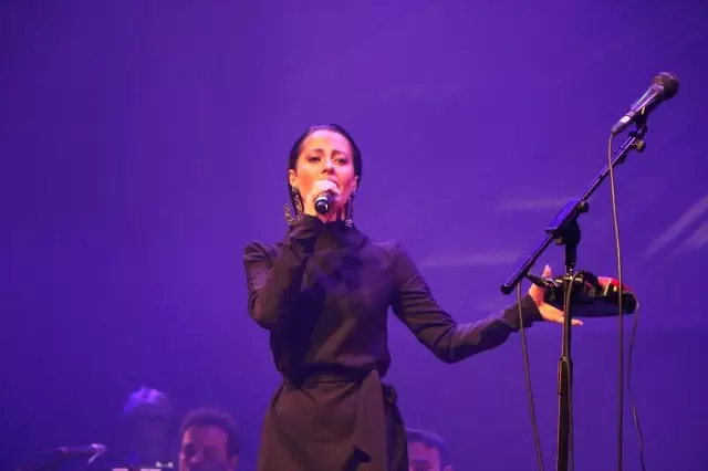 Bora Gencer Teyev Yararına Konser Verdi Bora Gencer Teyev Yararına Konser Verdi