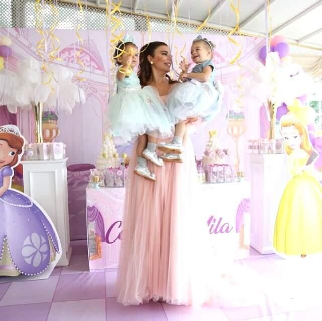 Ebru Şancı ve Alpaslan Öztürk, Bebekleri İçin 20 Bin TL'ye Oyu Evi Yaptırıyor