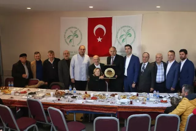 Kartal Belediye Başkanı Altınok Öz Trabzonlu Vatandaşlarla Kahvaltı Programında Buluştu Kartal Belediye Başkanı Altınok Öz Trabzonlu Vatandaşlarla Kahvaltı Programında Buluştu