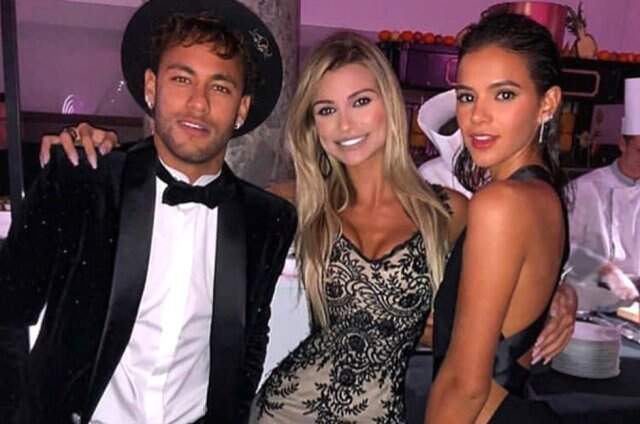 'Kendisine Bakmıyor' Eleştirilerine Neymar'dan Cevap: İstersem Partiye Giderim