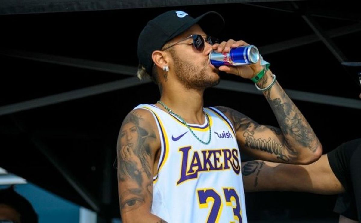 'Kendisine Bakmıyor' Eleştirilerine Neymar'dan Cevap: İstersem Partiye Giderim