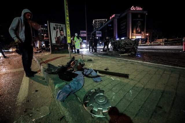 Kontrolden Çıkan Otomobil Takla Attı: 2 Yaralı