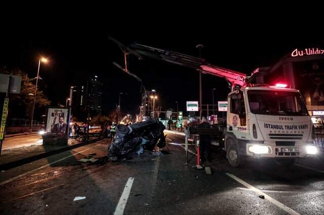 Kontrolden Çıkan Otomobil Takla Attı: 2 Yaralı