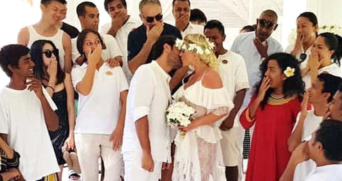 Geçtiğimiz Yıl Dünya Evine Giren Seren Serengil ve Yaşar İpek, Maldivler'de Nikah Tazeledi