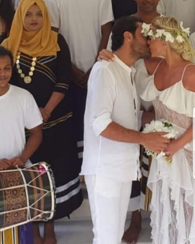 Geçtiğimiz Yıl Dünya Evine Giren Seren Serengil ve Yaşar İpek, Maldivler'de Nikah Tazeledi