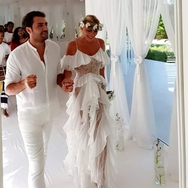 Geçtiğimiz Yıl Dünya Evine Giren Seren Serengil ve Yaşar İpek, Maldivler'de Nikah Tazeledi