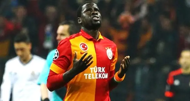 İntiharın Eşiğinden Dönen Emmanuel Eboue, Çocukluk Aşkıyla Evlendi İntiharın Eşiğinden Dönen Emmanuel Eboue, Çocukluk Aşkıyla Evlendi