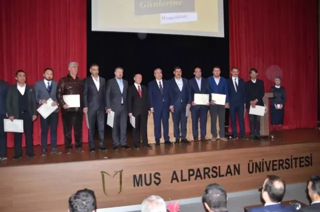Muş'ta 'Kariyer Günleri' Etkinliği Muş'ta 'Kariyer Günleri' Etkinliği