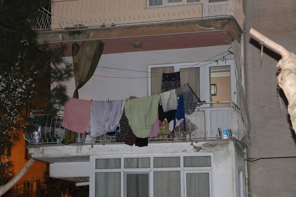Tabanca ile Oynarken Yanlışlıkla Ablasını Vurdu