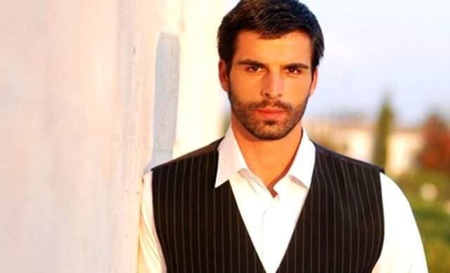 Türk Kadınlarını Aşağılayan Mehmet Akif Alakurt, Ünlü Sunucuya Kezban Dedi