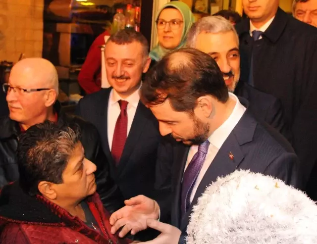 Bakan Albayrak Kocaeli'de Esnafı Ziyaret Etti, Gençlerle Buluştu