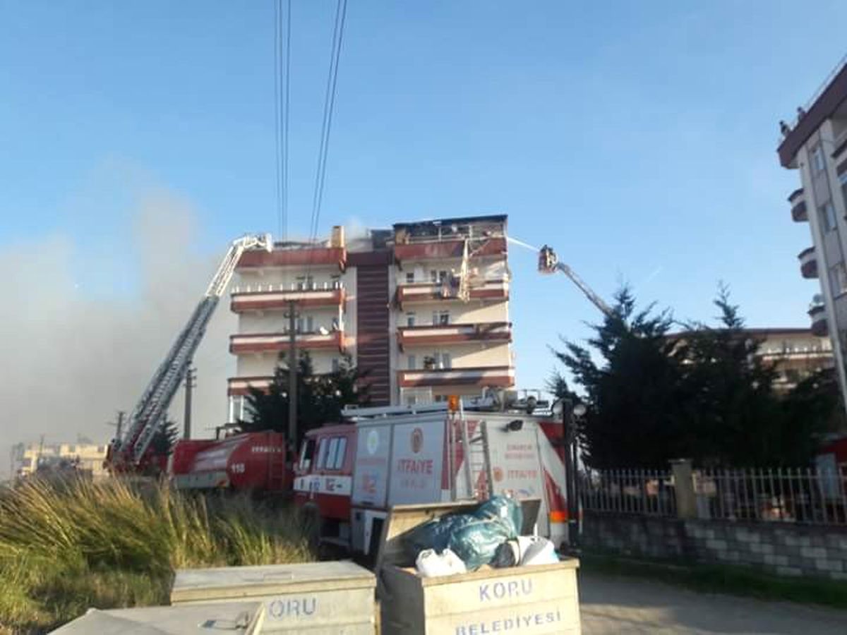 Çınarcık İlçesinde Çıkan Yangında 2 Daire Kül Oldu