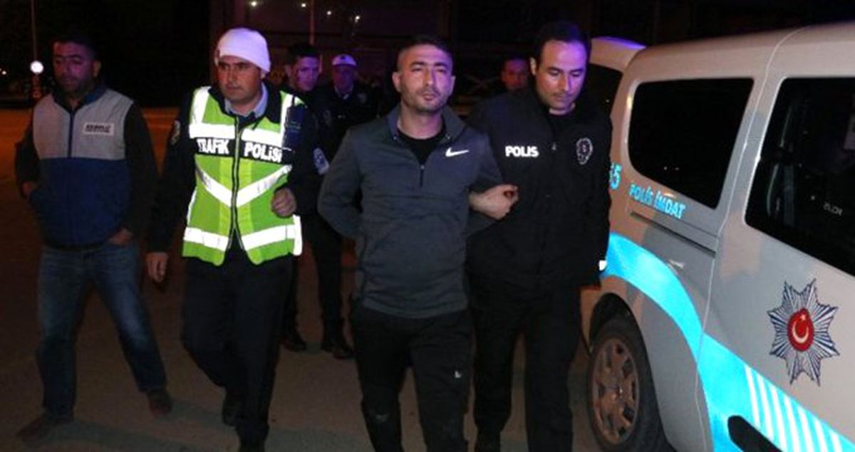 Ehliyetsiz Sürücü Şehri Birbirine Kattı! 30 Kilometrelik Kovalamacadan Sonra Yakalandı