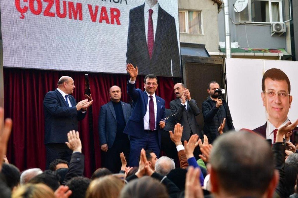 İmamoğlu, Kasımpaşa'da Esnaf ve Vatandaşlarla Bir Araya Geldi