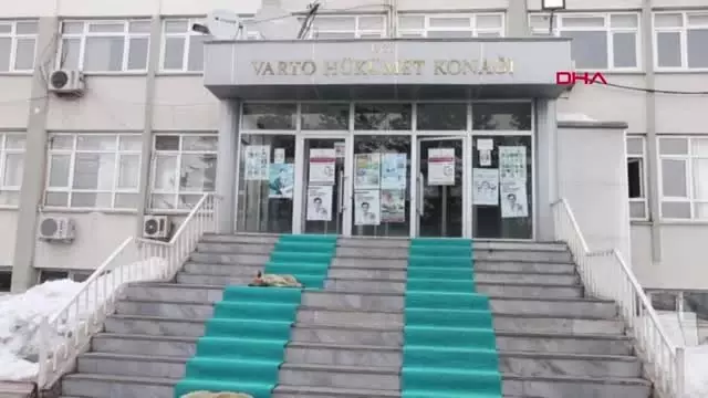 Muş-Tek Ayakkabılı Şampiyon Emine Memleketi Varto'da Muş-Tek Ayakkabılı Şampiyon Emine Memleketi Varto'da