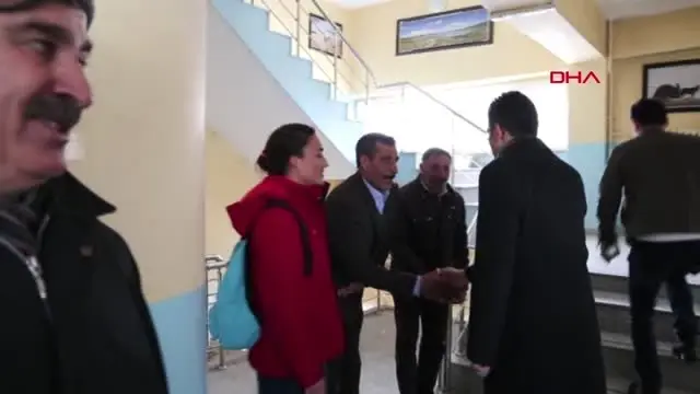 Muş-Tek Ayakkabılı Şampiyon Emine Memleketi Varto'da Muş-Tek Ayakkabılı Şampiyon Emine Memleketi Varto'da