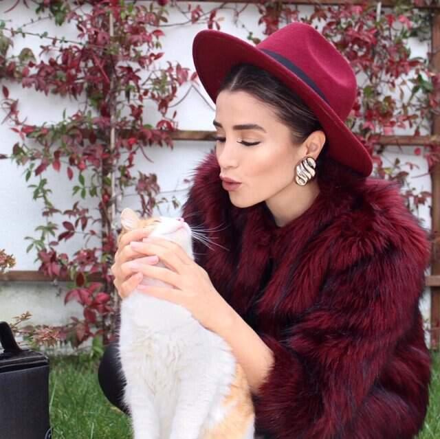 Sokak Kedisini Evine Hapsettiği İddia Edilen Nilay Toprak ve Sinem Umaş, Canlı Yayında Birbirine Girdi