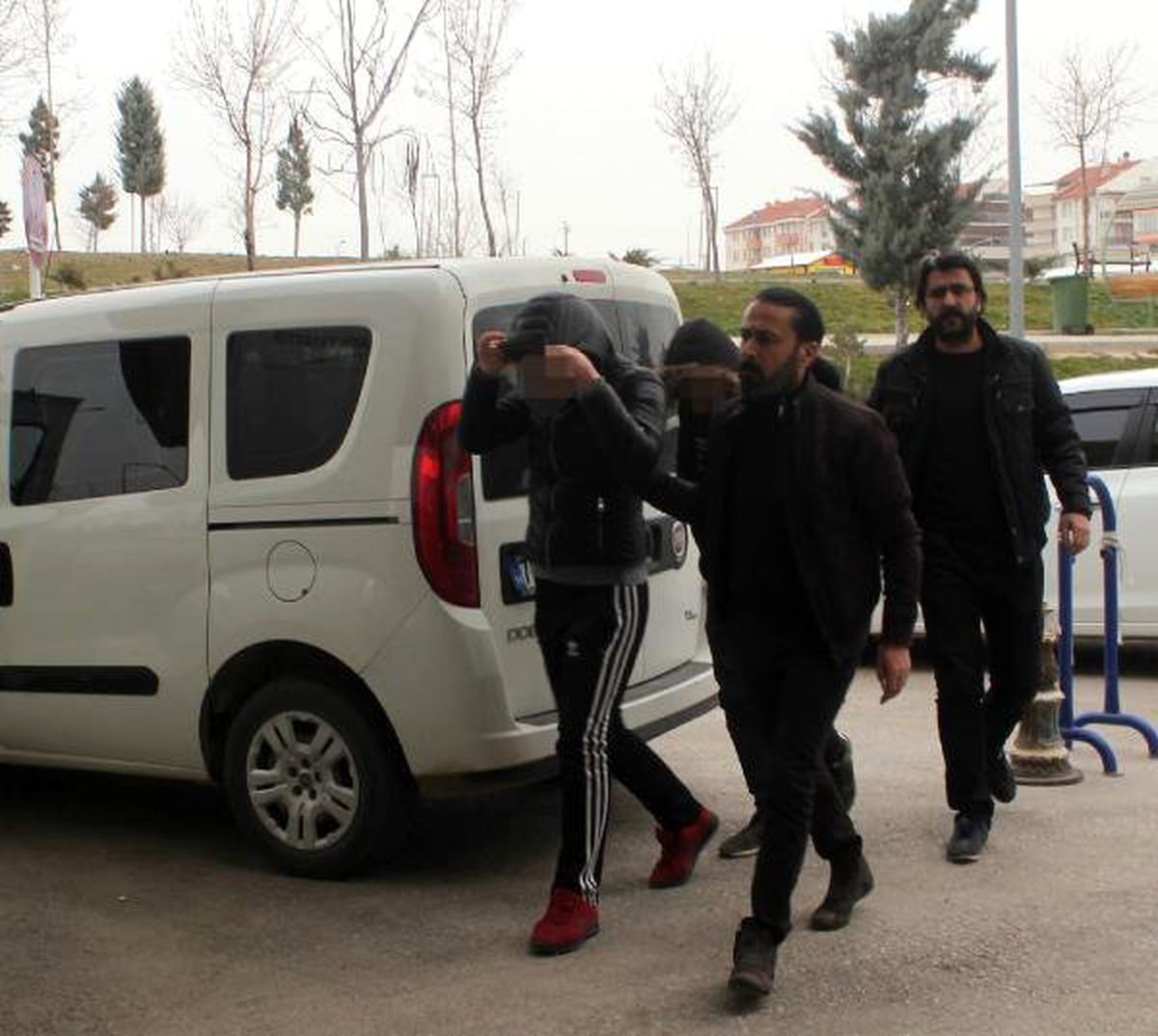 Sosyal Medyadan Müşteri Bulup, Fuhuş Yapan 2 Kişi Gözaltına Alındı