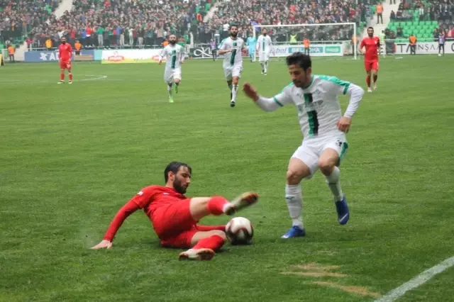 Tff 2. Lig: Sakaryaspor: 3 - Gümüşhanespor: 0