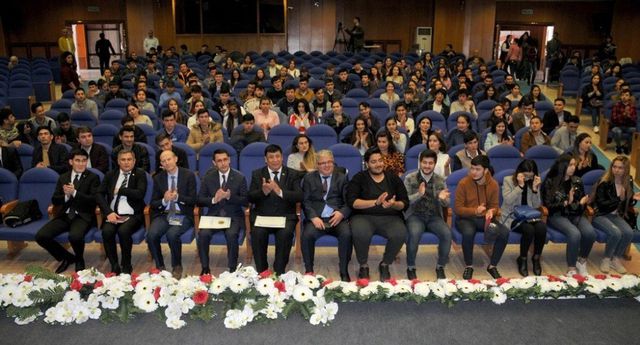 Türkmenistan Büyükelçisi Omü'de Okuyan Öğrencileriyle Buluştu