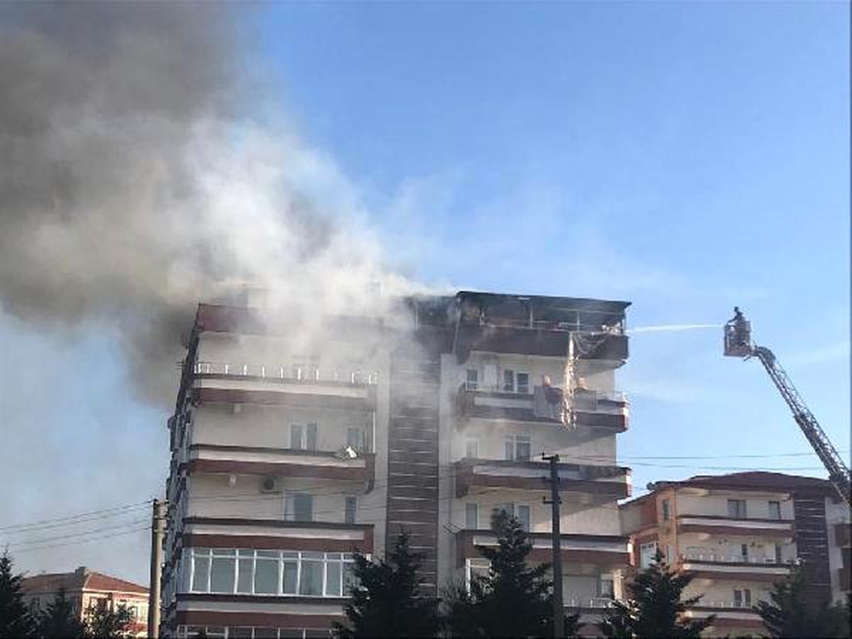Yalova'daki Yangında 2 Daire Kullanılamaz Hale Geldi