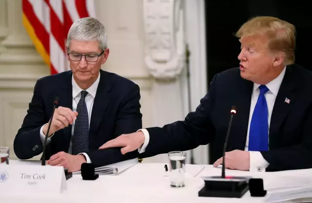 ABD Başkanı Trump'ın Apple Gafı Sosyal Medyayı Salladı ABD Başkanı Trump'ın Apple Gafı Sosyal Medyayı Salladı