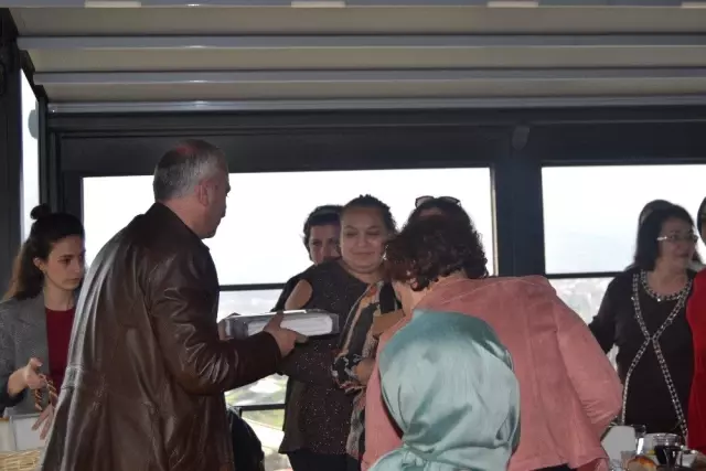 Başkan Yılmazer, Personelin Kadınlar Gününü Kutladı