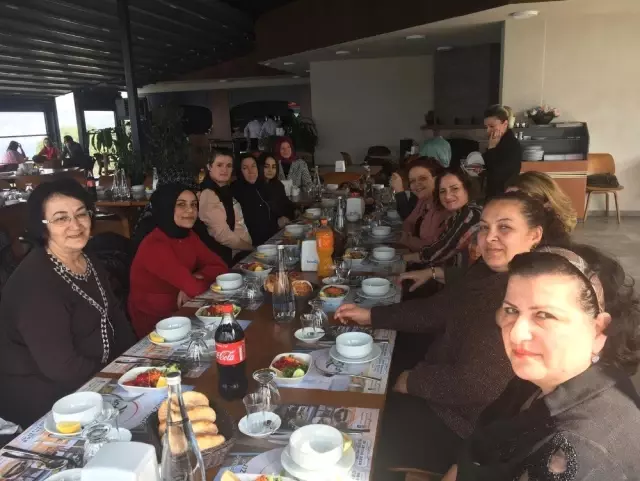 Başkan Yılmazer, Personelin Kadınlar Gününü Kutladı