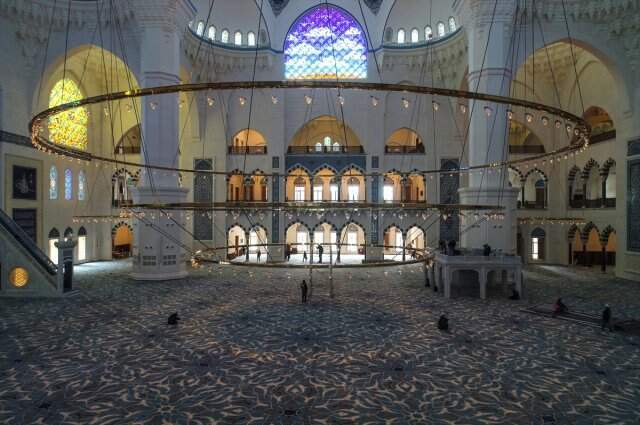 Cumhuriyet Tarihinin En Büyüğü Olan Çamlıca Camii'nde İlk Ezan Okundu
