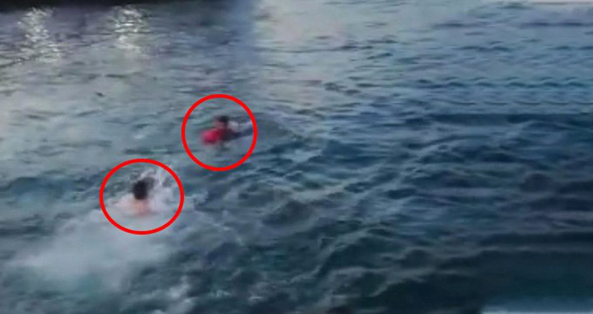 Denize Uçan Otomobilde Bulunan 1'i Çocuk 2 Kişi, Böyle Kurtarıldı