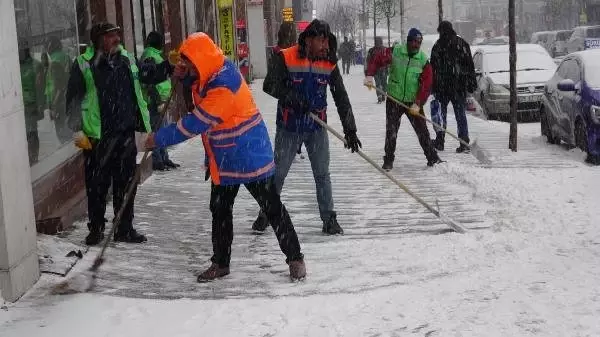 Erzurum'da Kar Yağışı