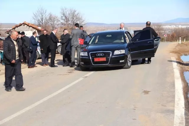 Kütahya'da 15 Kilometrelik Grup Yolu Hizmete Sunuldu Kütahya'da 15 Kilometrelik Grup Yolu Hizmete Sunuldu