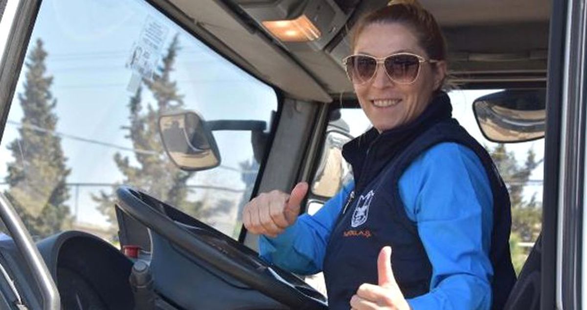 Masabaşı İşi Bırakıp, Çöp Kamyonunun Direksiyonuna Geçti
