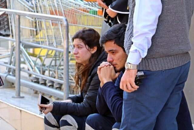 Ölüm, Bagajına Alışveriş Poşeti Yerleştirirken Geldi